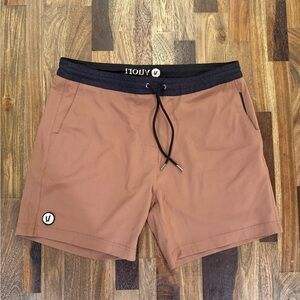 Vuori - Banks Shorts - medium - red - great condition